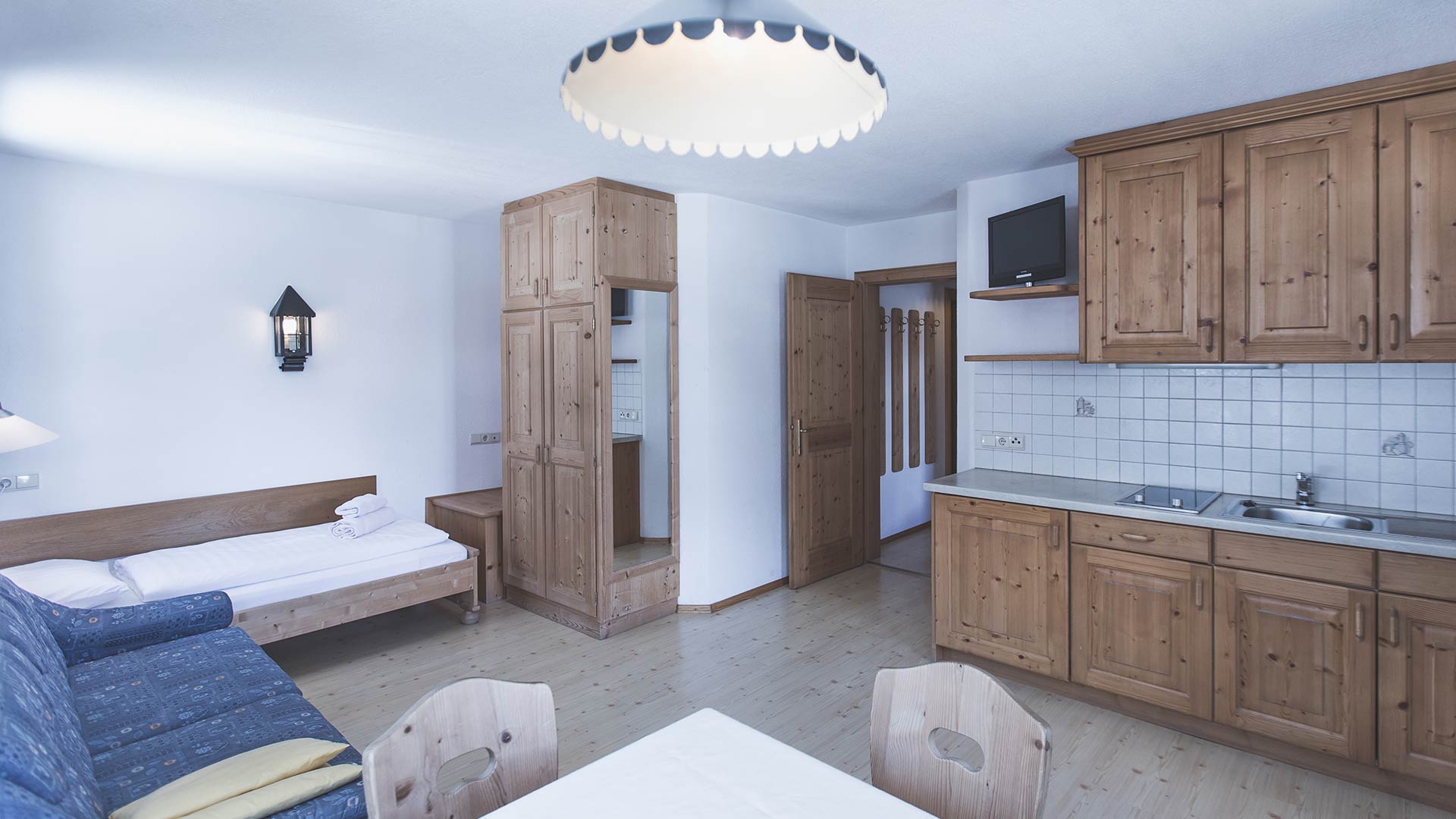 apartment Schneewittchen, livingroom